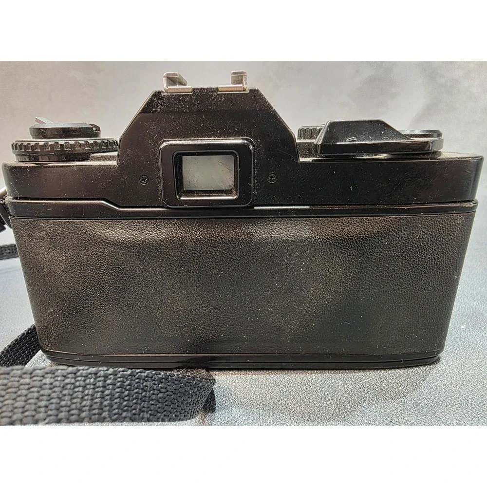 Ricoh XR-10 35mm SLR Film Camera with 75-200mm Macro Zoom Lens Black Vintage
